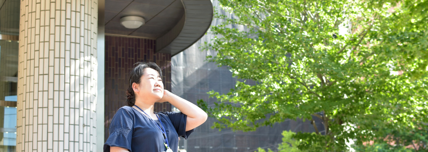 先輩正職員インタビュー / 札幌市民ギャラリー 振興課 振興係 新庄 文枝